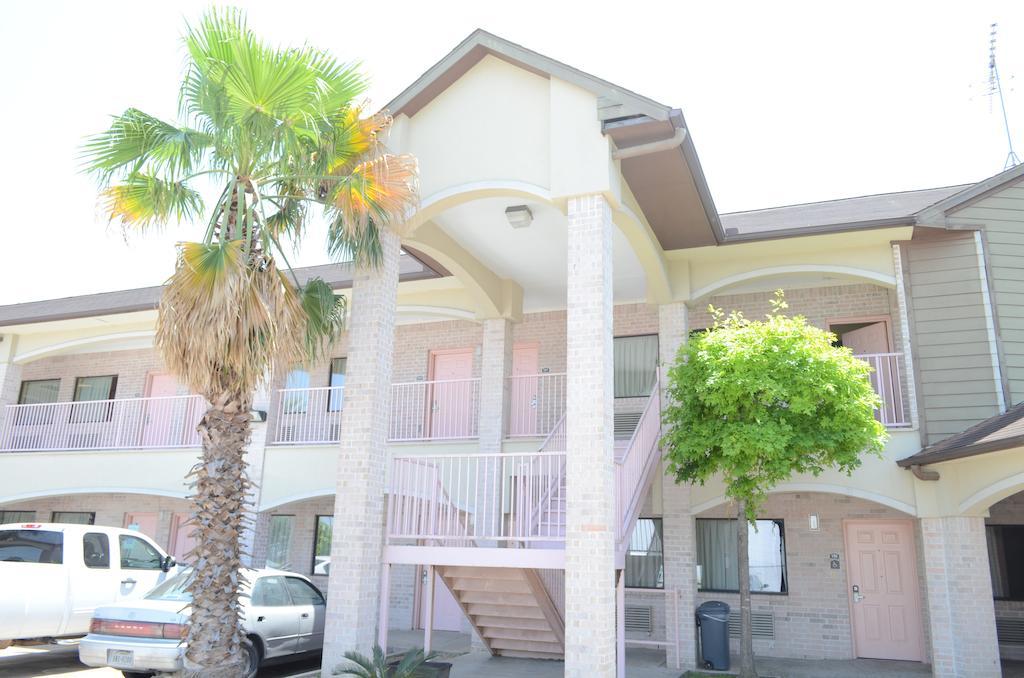 Texan Inn & Suites Louetta Exterior photo