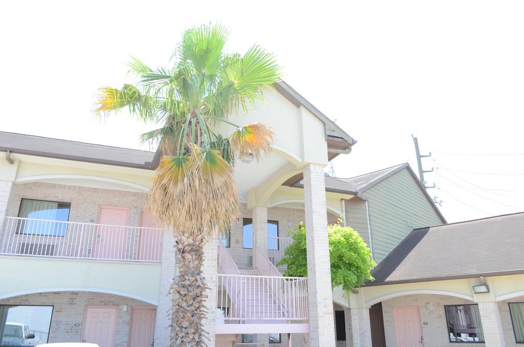 Texan Inn & Suites Louetta Exterior photo