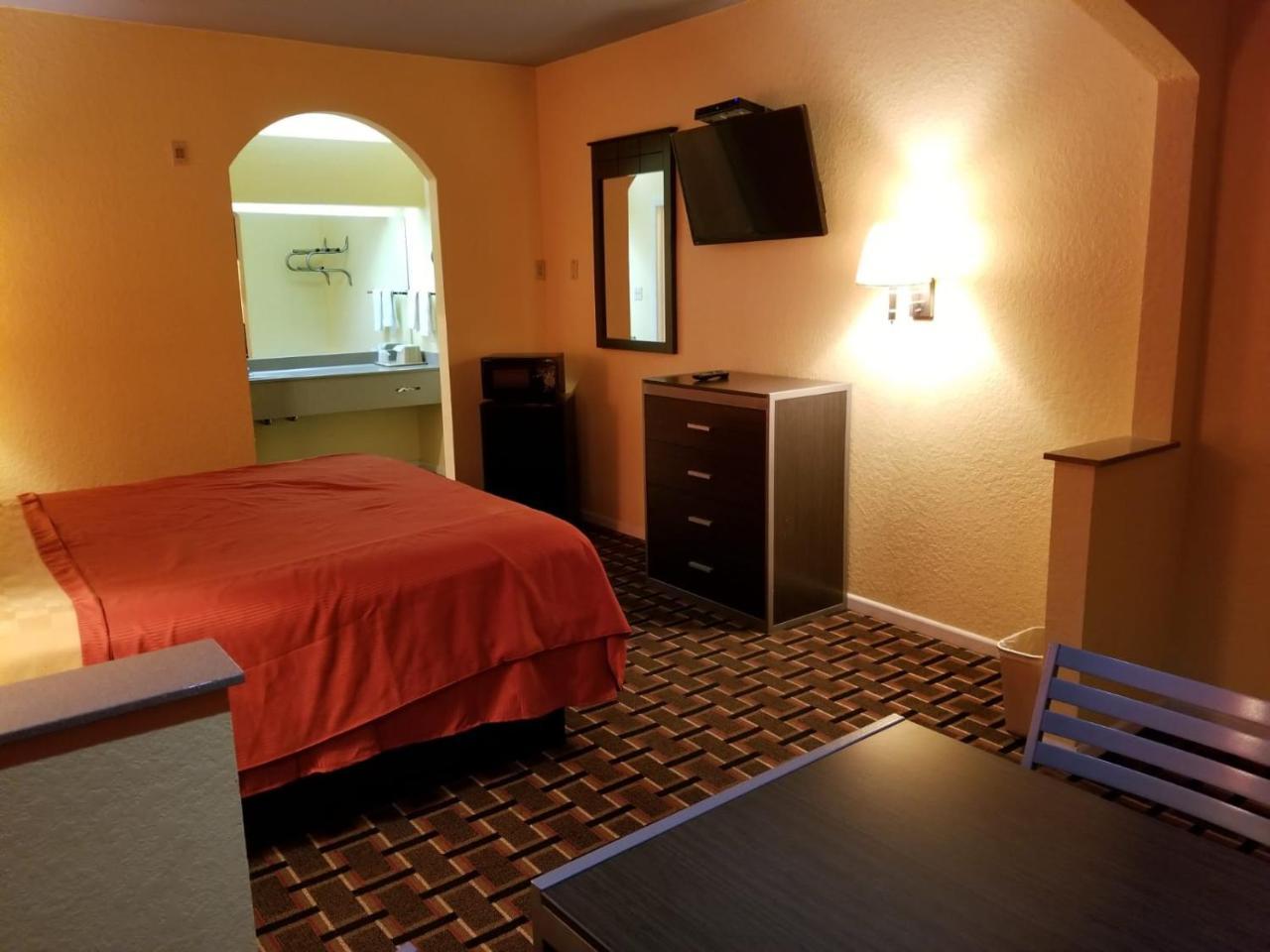 Texan Inn & Suites Louetta Exterior photo